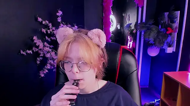 Snapshot of FoxxyyPolly chatting on 24, 5, 2026 FoxxyyPolly online show from 24, 5, 2026