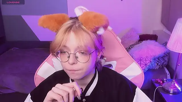 Snapshot of FoxxyyPolly chatting on 29, 5, 2026 FoxxyyPolly online show from 29, 5, 2026
