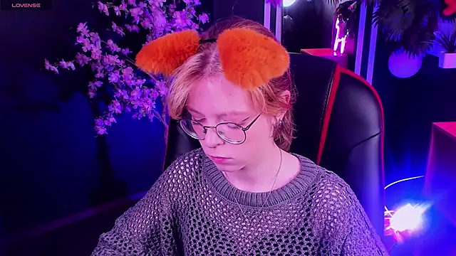 Snapshot of FoxxyyPolly chatting on 1, 6, 2026 FoxxyyPolly online show from 1, 6, 2026
