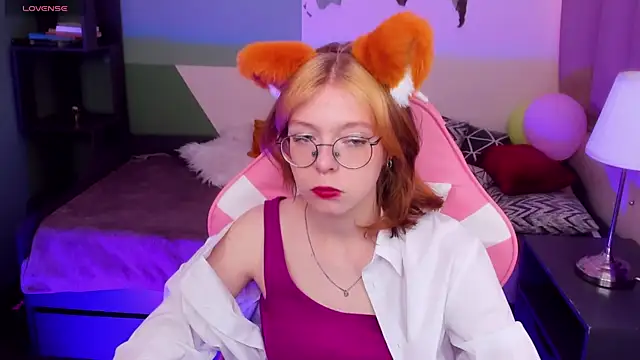 Snapshot of FoxxyyPolly chatting on 8, 6, 2026 FoxxyyPolly online show from 8, 6, 2026