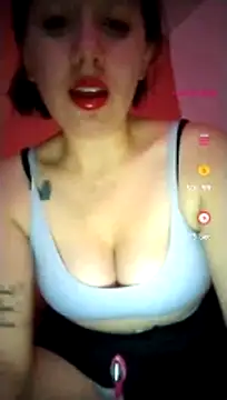 Snapshot of Annie_loveer chatting on 6, 7, 2026 Annie loveer online show from 6, 7, 2026