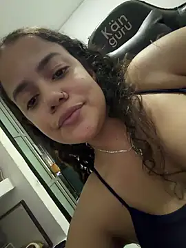 Snapshot of saharariderr chatting on 23, 5, 2026 saharariderr online show from 23, 5, 2026