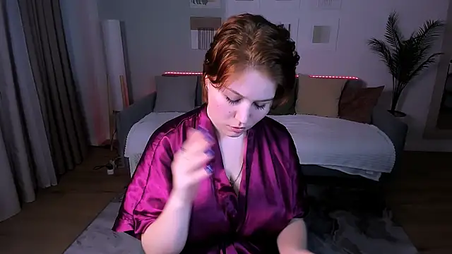 MiaLacrice online show from 5, 7, 2026