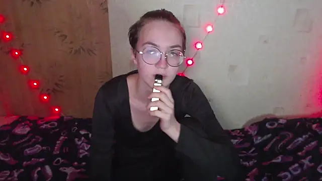 Alessa Kiss online show from 31, 5, 2026