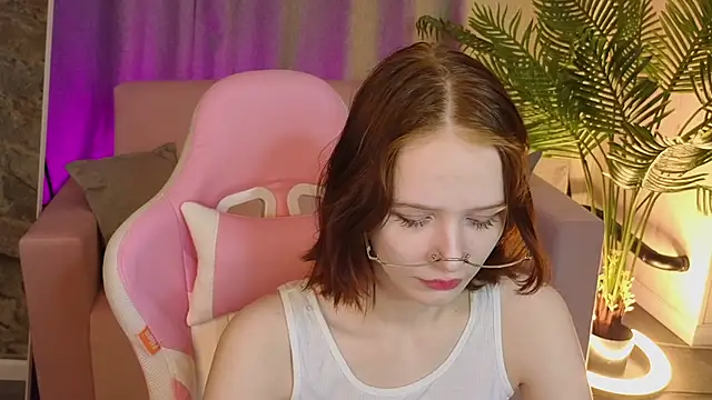 Snapshot of AliceJohansone chatting on 25, 5, 2026 AliceJohansone online show from 25, 5, 2026