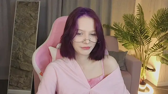 Snapshot of AliceJohansone chatting on 28, 5, 2026 AliceJohansone online show from 28, 5, 2026