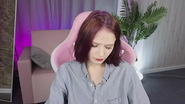 Snapshot of AliceJohansone chatting on 1, 6, 2026 AliceJohansone online show from 1, 6, 2026