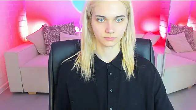 Snapshot of DanaWint chatting on 8, 5, 2026 DanaWint online show from 8, 5, 2026