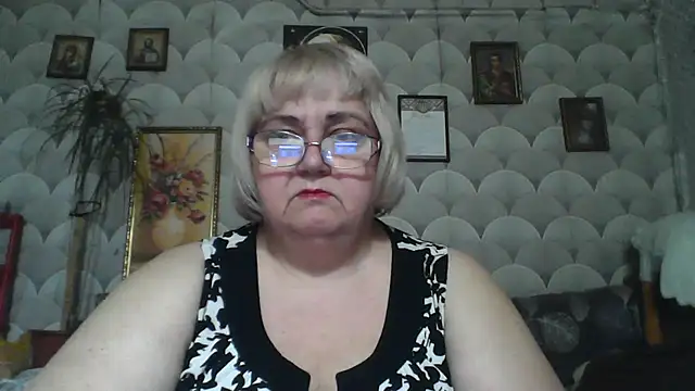 Snapshot of MarinaFarina53 chatting on 4, 6, 2026 MarinaFarina53 online show from 4, 6, 2026