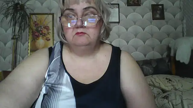 Snapshot of MarinaFarina53 chatting on 5, 6, 2026 MarinaFarina53 online show from 5, 6, 2026