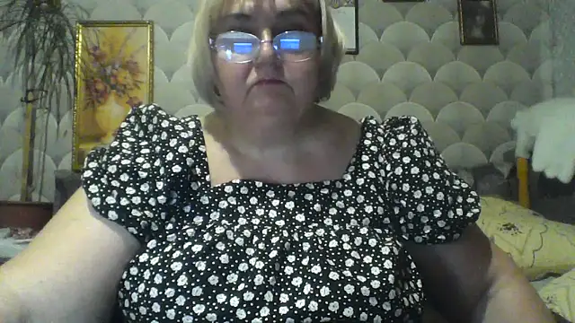 Snapshot of MarinaFarina53 chatting on 5, 6, 2026 MarinaFarina53 online show from 5, 6, 2026