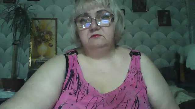 Snapshot of MarinaFarina53 chatting on 7, 6, 2026 MarinaFarina53 online show from 7, 6, 2026