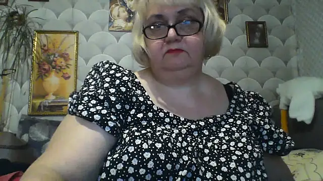 Snapshot of MarinaFarina53 chatting on 9, 6, 2026 MarinaFarina53 online show from 9, 6, 2026