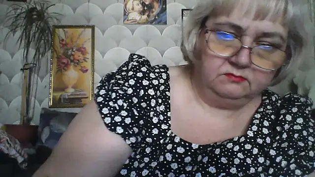 Snapshot of MarinaFarina53 chatting on 10, 6, 2026 MarinaFarina53 online show from 10, 6, 2026