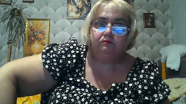 Snapshot of MarinaFarina53 chatting on 10, 6, 2026 MarinaFarina53 online show from 10, 6, 2026