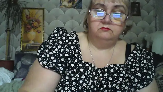 Snapshot of MarinaFarina53 chatting on 12, 6, 2026 MarinaFarina53 online show from 12, 6, 2026