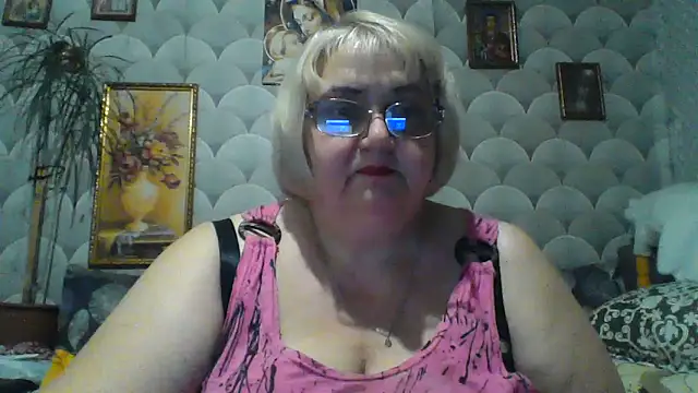 Snapshot of MarinaFarina53 chatting on 12, 6, 2026 MarinaFarina53 online show from 12, 6, 2026