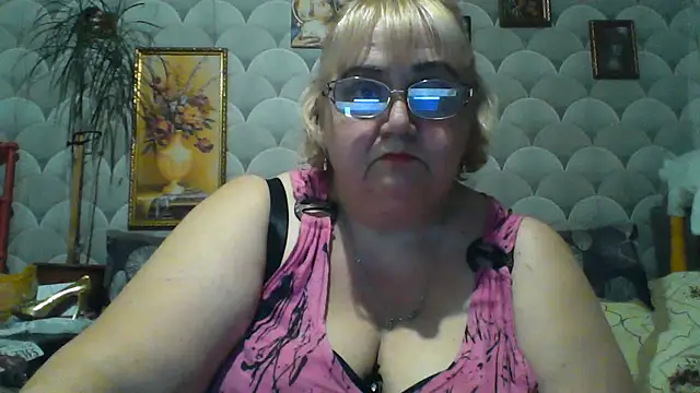 Snapshot of MarinaFarina53 chatting on 24, 6, 2026 MarinaFarina53 online show from 24, 6, 2026