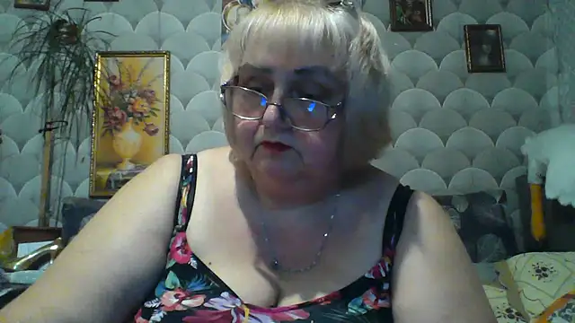 Snapshot of MarinaFarina53 chatting on 25, 6, 2026 MarinaFarina53 online show from 25, 6, 2026