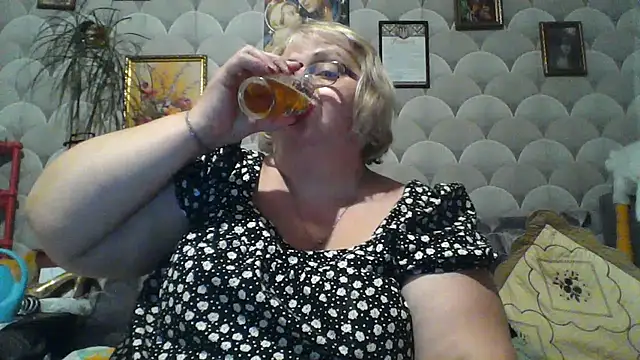 Snapshot of MarinaFarina53 chatting on 26, 6, 2026 MarinaFarina53 online show from 26, 6, 2026