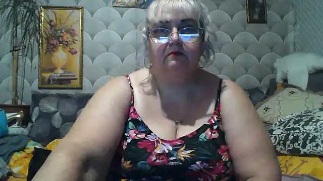 Snapshot of MarinaFarina53 chatting on 1, 7, 2026 MarinaFarina53 online show from 1, 7, 2026