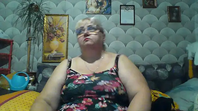 Snapshot of MarinaFarina53 chatting on 2, 7, 2026 MarinaFarina53 online show from 2, 7, 2026
