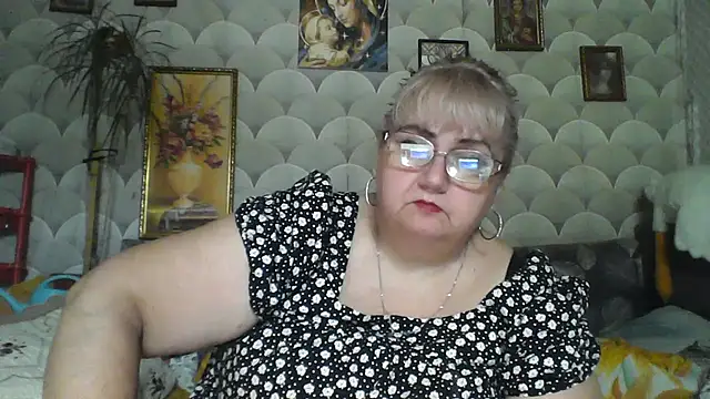 Snapshot of MarinaFarina53 chatting on 4, 7, 2026 MarinaFarina53 online show from 4, 7, 2026