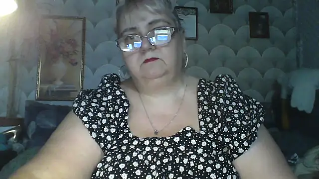 Snapshot of MarinaFarina53 chatting on 6, 7, 2026 MarinaFarina53 online show from 6, 7, 2026