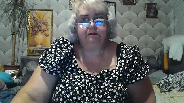 Snapshot of MarinaFarina53 chatting on 7, 7, 2026 MarinaFarina53 online show from 7, 7, 2026