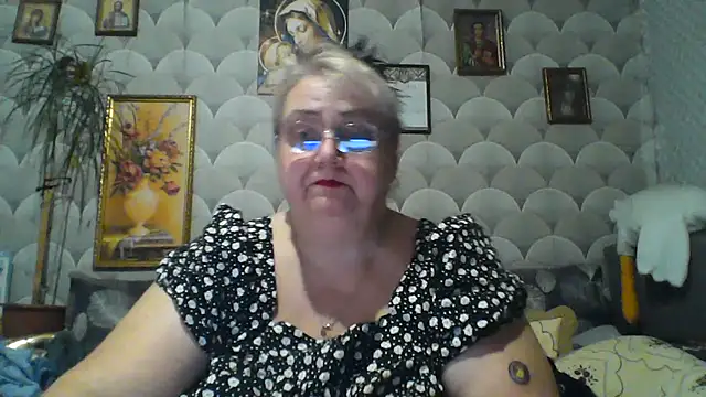 Snapshot of MarinaFarina53 chatting on 8, 7, 2026 MarinaFarina53 online show from 8, 7, 2026