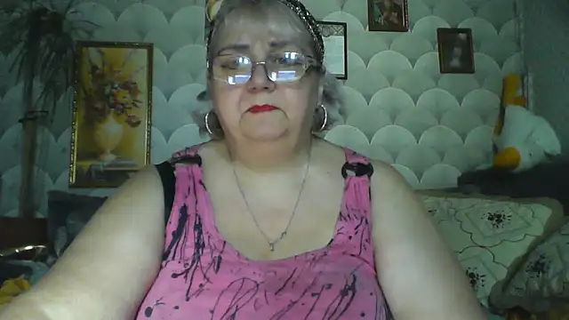 Snapshot of MarinaFarina53 chatting on 12, 7, 2026 MarinaFarina53 online show from 12, 7, 2026