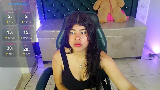 Snapshot of Mia_kittie_m chatting on 14, 5, 2026 Mia kittie m online show from 14, 5, 2026