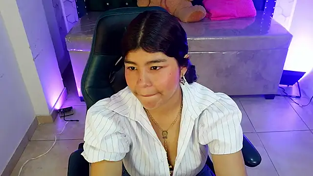Snapshot of Mia_kittie_m chatting on 22, 5, 2026 Mia kittie m online show from 22, 5, 2026