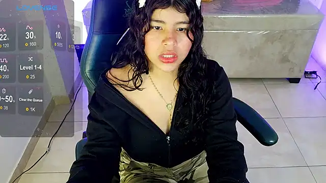 Snapshot of Mia_kittie_m chatting on 25, 5, 2026 Mia kittie m online show from 25, 5, 2026