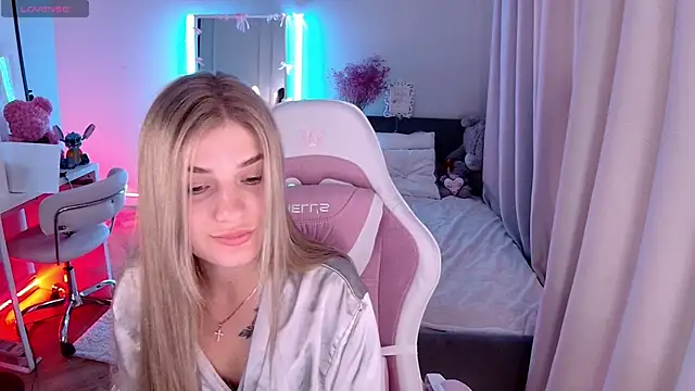 Snapshot of Leri_One chatting on 14, 5, 2026 Leri One online show from 14, 5, 2026