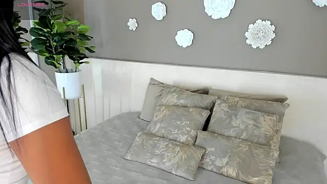 Snapshot of dionneventuri chatting on 17, 5, 2026 dionneventuri online show from 17, 5, 2026