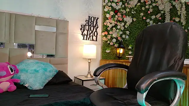 KarolFoxxi   online show from 12, 7, 2026