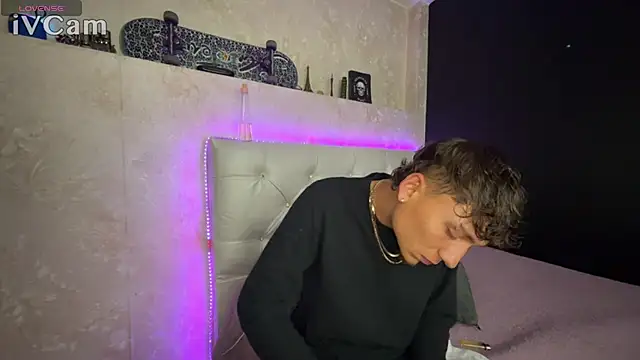 ESTEFAN HILLS online show from 27, 5, 2026