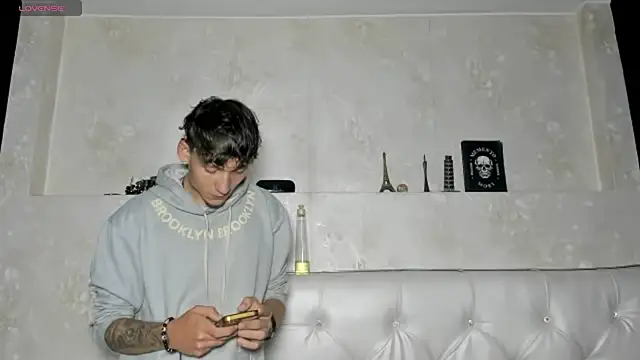 ESTEFAN HILLS online show from 2, 6, 2026