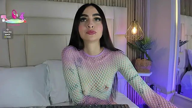 Martina Gracex online show from 15, 7, 2026
