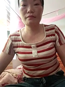 Snapshot of -Trici- chatting on 15, 5, 2026 -Trici- online show from 15, 5, 2026