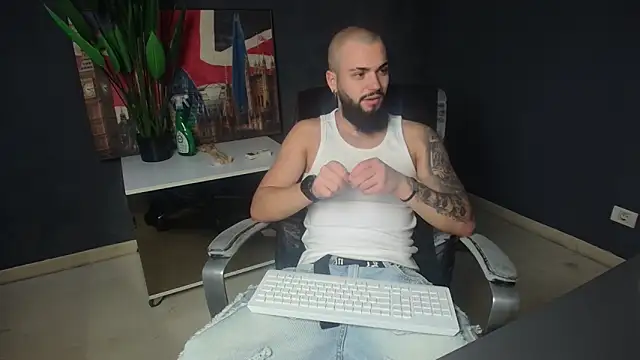 Snapshot of OscarWillss chatting on 15, 6, 2026 OscarWillss online show from 15, 6, 2026
