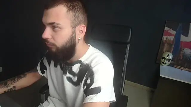Snapshot of OscarWillss chatting on 8, 7, 2026 OscarWillss online show from 8, 7, 2026