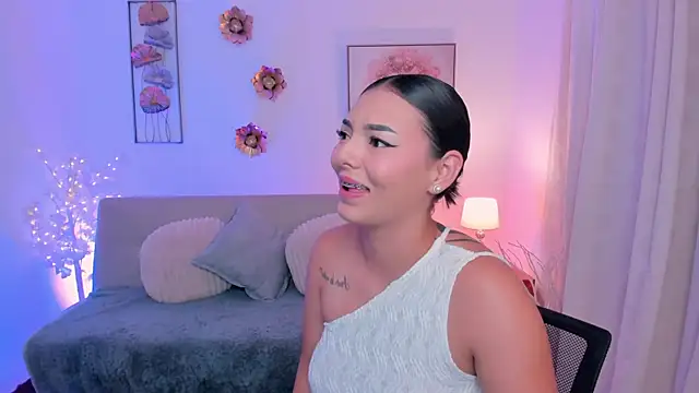 Emma Moretti1 online show from 25, 5, 2026
