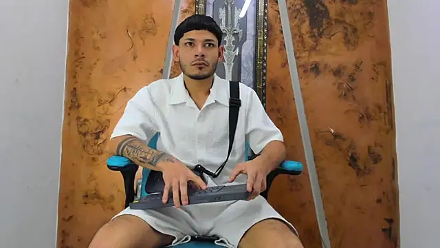 Sexy Boy203 online show from 27, 5, 2026