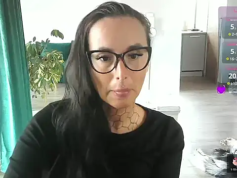 Snapshot of tattooedKika chatting on 11, 5, 2026 tattooedKika online show from 11, 5, 2026