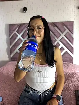 Snapshot of Gaby_Pinkk chatting on 21, 5, 2026 Gaby Pinkk online show from 21, 5, 2026