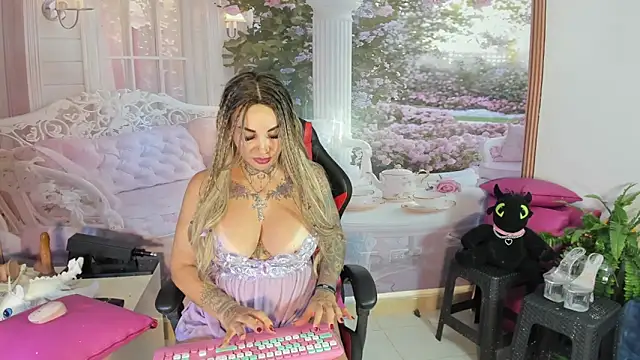 LaylaWatsson online show from 24, 5, 2026