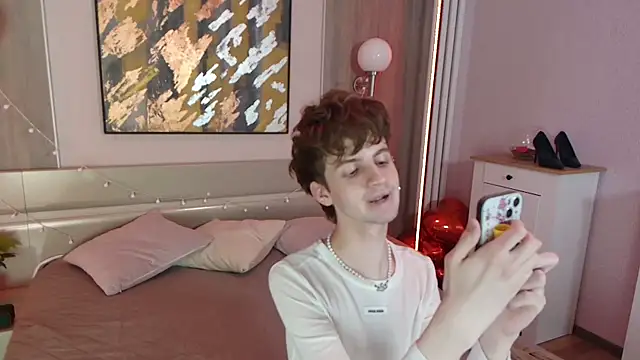 Bimbo boy  online show from 29, 5, 2026