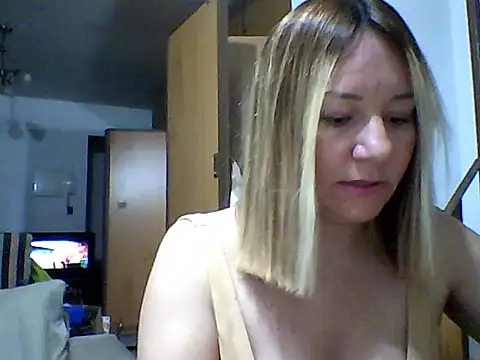 Snapshot of AllisonLove2 chatting on 30, 5, 2026 AllisonLove2 online show from 30, 5, 2026